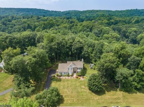 7 Whispering Woods Ln, Sparta, NJ 07871-3482