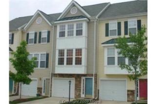 22998 Fontwell Sq, Dulles VA  20166-4352 exterior