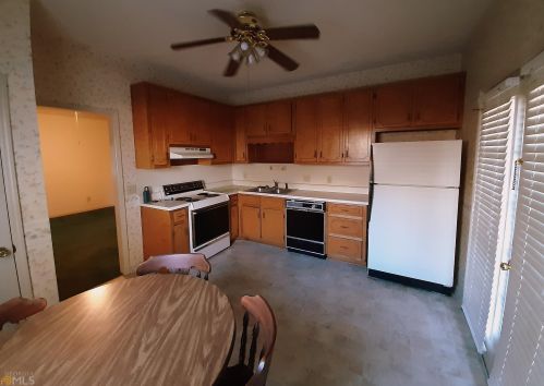 906 Little Bear Cv, Conyers GA  30012-4768 exterior