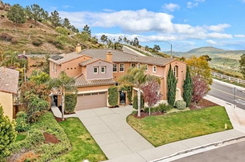 16849 Ridge Cliff Dr, Riverside CA  92503-0251 exterior