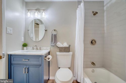 8359 Bark Tree Ct, Springfield VA  22153-3832 exterior