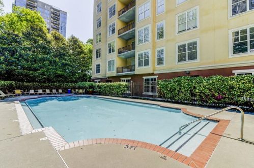 1101 Juniper St, Atlanta GA  30309-7664 exterior