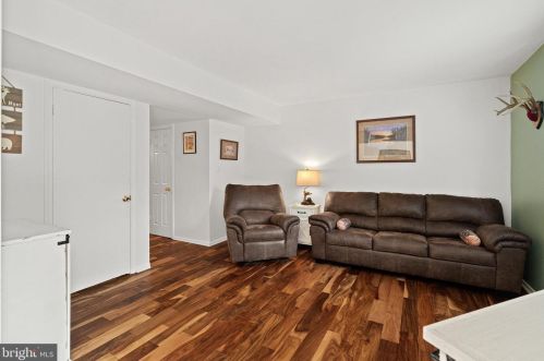 5454 Lighthouse Ln, Springfield VA  22015-1934 exterior