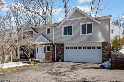 68 Lee Hill Rd, Andover, NJ 07821-3522