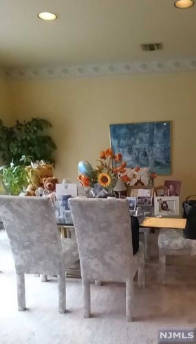 12 Westley Ln, N Milford, NJ 07646-3200
