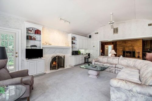 1386 Moores Mill Rd, Atlanta GA  30327-1432 exterior