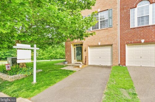 12952 Correen Hills Dr, Bristow, VA 20136-2638