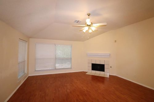 1341 Westview Dr, Garland TX  75040-7583 exterior