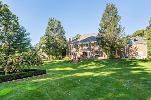 24 Indian Hill Rd, Warwick, RI 02886-9572