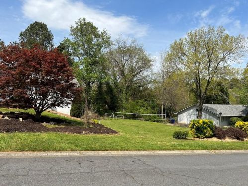1362 Brookcliff Dr, Marietta, GA 30062-4849
