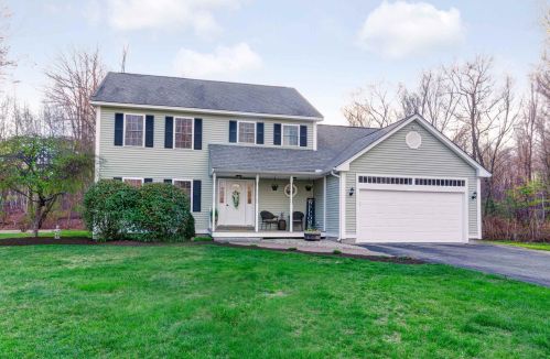 97 Chelsea Ct, Henniker, NH 03242-4174