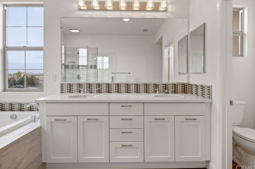 117 Bumblebee, Irvine CA  92618-1150 exterior