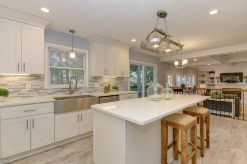 853 Hardwood Dr, Chesapeake, VA 23320-9215