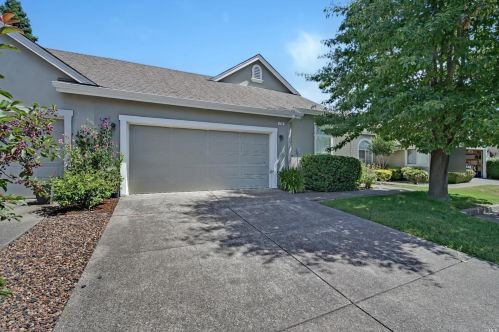 713 Rosemary Clooney Ct, Windsor, CA 95492-7555