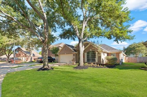 2415 Easterleaf Ct, Richmond TX  77406-1828 exterior