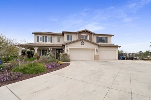 4595 Ridge Point Way, Riverside, CA 92509-5450