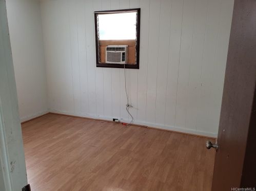 1524 Pohaku St, Honolulu HI  96817-2831 exterior