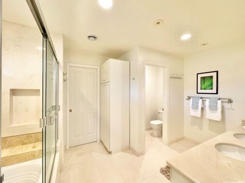 971 Koae St, Honolulu HI  96816-5004 exterior