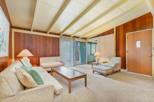 4402 Laakea St, Honolulu, HI 96818-1967