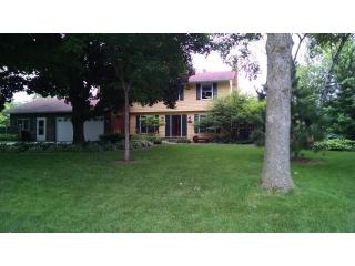 2410 Urbandale Ln, Minneapolis MN  55446-2819 exterior