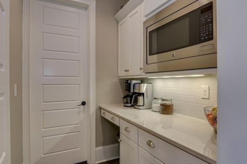 1045 Peninsula Xing, Evans GA  30809-4330 exterior