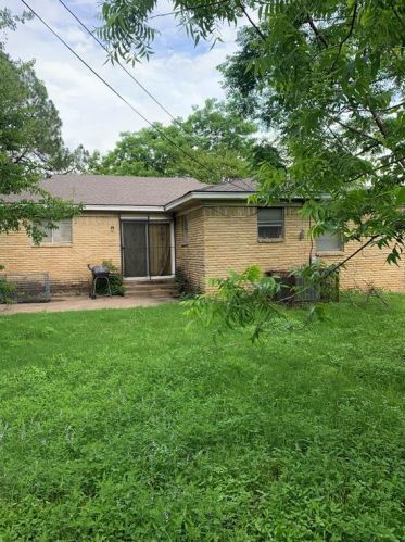 1525 Gardenside Dr, Dallas TX  75217-3327 exterior