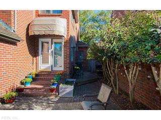 1233 Llewellyn Ave, Norfolk VA  23517-2248 exterior