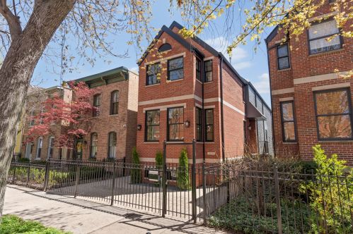 2139 Schiller St, Chicago, IL 60622-1826