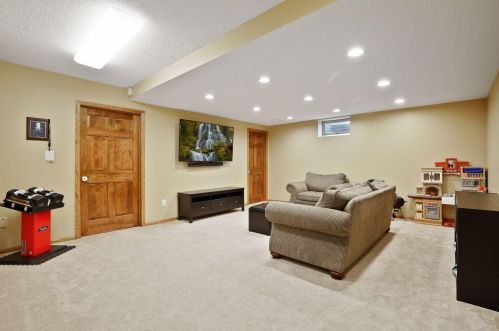 8743 Highwood Way, Saint Paul MN  55124-9456 exterior