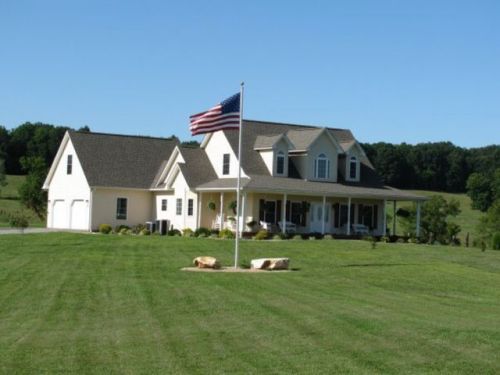26 Blackwater Landing Dr, Wirtz, VA 24184-4538
