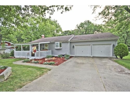 8 Hilltop Dr, Decatur, IL 62521-4403