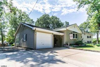 130 Fernwood Dr, Elm, NJ 08037-1150