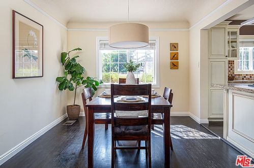 431 Scholl Dr, Glendale CA 91206-3045 exterior