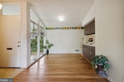 2205 Richland Pl, Silver Spring MD 20910-2331 exterior