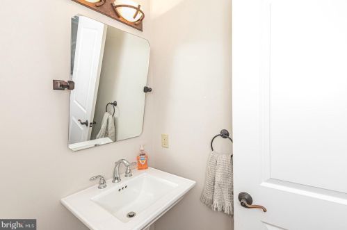 12 Canal Rd, Princeton NJ  08540-7030 exterior