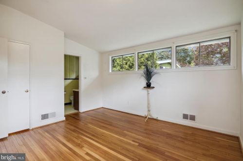 2205 Richland Pl, Silver Spring MD 20910-2331 exterior