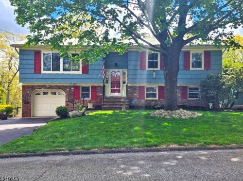 47 Musconetcong Ave, Hopatcong, NJ 07843-1631