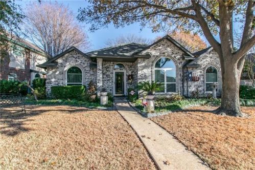 2710 Crosslands Dr, Garland, TX 75040-3836