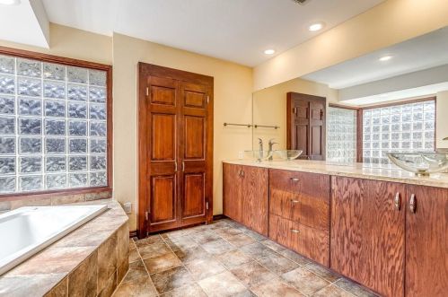 6248 Dilbeck Ln, Dallas TX  75240-5350 exterior