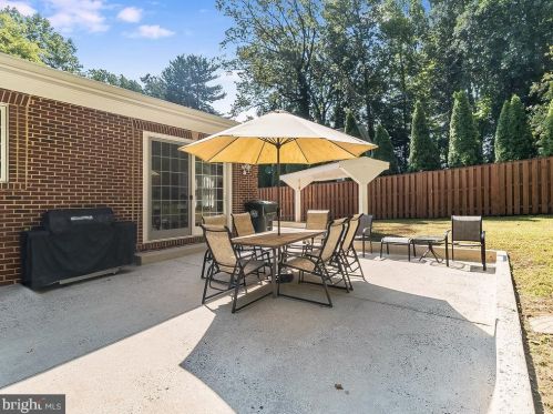 6202 Tanglewood Ct, Springfield VA  22152-1845 exterior