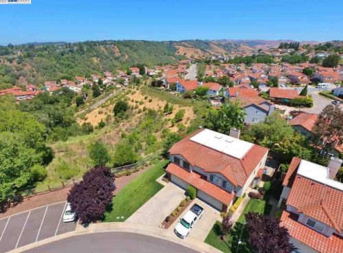 6183 Mount Rushmore Cir, Hayward, CA 94552-1911