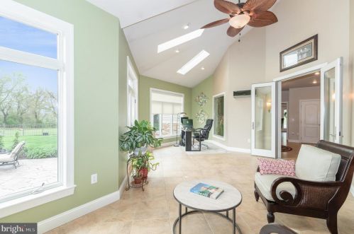 253 Bonnybrook Rd, Carlisle PA 17013-4214 exterior