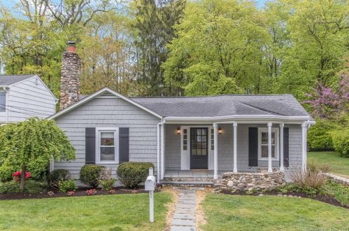 1 Mckendry Ct, Norwalk CT  06853-1018 exterior
