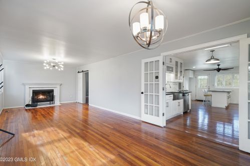 17 Circle Dr, Greenwich CT  06830-6737 exterior