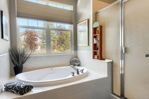 24013 Moraine Pl, Aurora CO 80016-1352 exterior