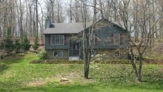 405 Willowood Dr, Vinton, VA 24179-4441