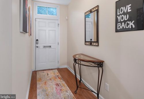 51 Livingston St, Trenton, NJ 08611-1721