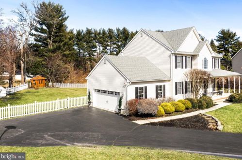 8 Colton Ct, Trenton, NJ 08619-2000