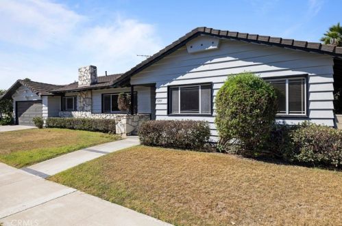 9241 Thistle Rd, Anaheim, CA 92804-2327