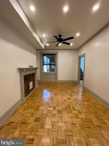 916 4th St, Philadelphia, PA 19147-4104